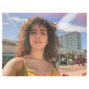 Sanya Malhotra Instagram - 💭 #captionitwithlyrics