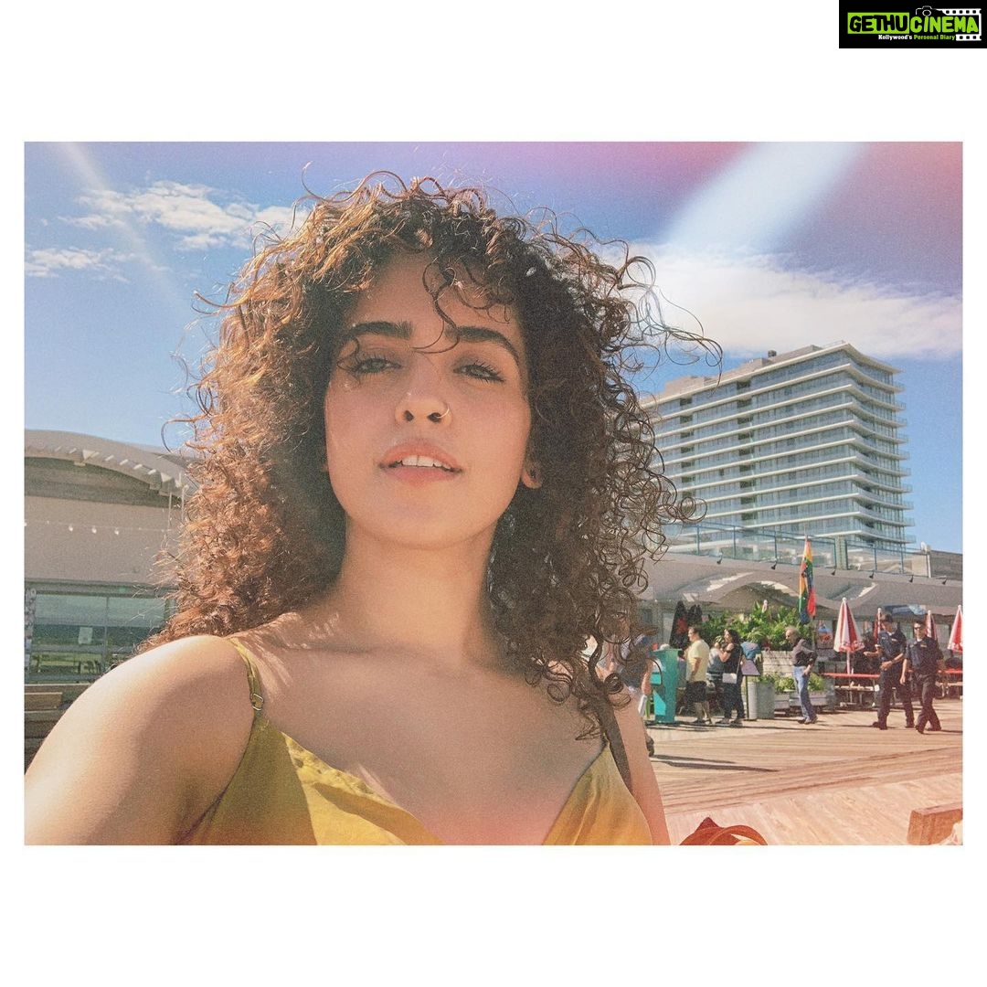 Sanya Malhotra Instagram - 💠#captionitwithlyrics
