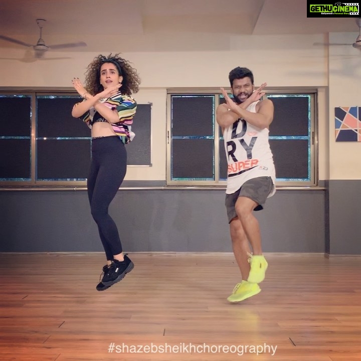 Sanya Malhotra Instagram - Machayenge machayenge machayenge!! #sasha 💃🏻 @shazebsheikh 🎶 @emiway_bantai Edit @wisebeardguy #shazebsheikhchoreography