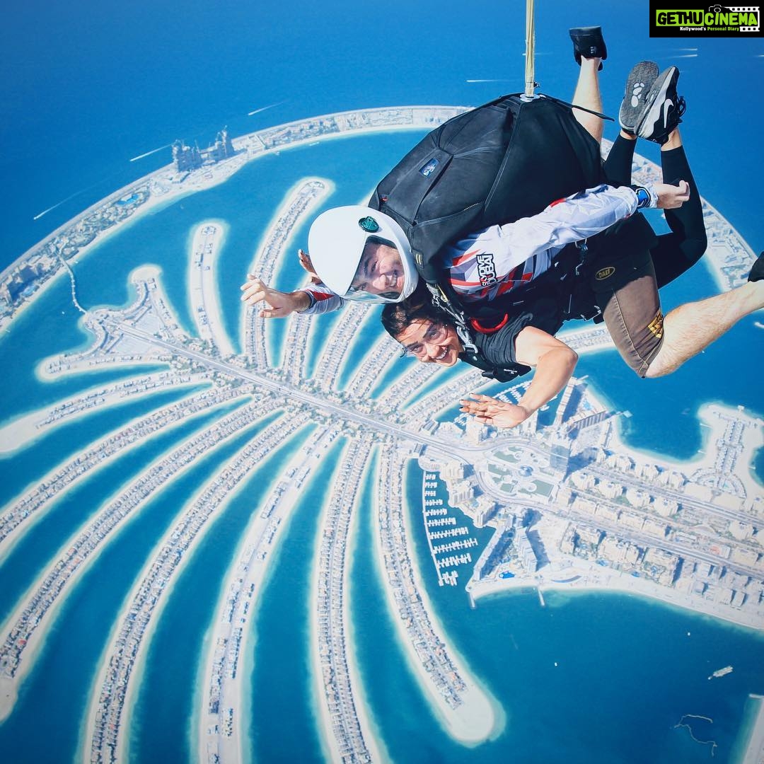 Sanya Malhotra Instagram - ☺️ @skydivedubai Dubai, United Arab Emirates