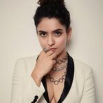 Sanya Malhotra Instagram - Last night at #gqstyleandcultureawards2019 • • • 👗 @mohitrai @miloni_s91 • assisted by @shreyamaheshwariii • 💄 @shraddha.naik • 💁🏻‍♀️ @glamourbeautybysu • 📸 @kamalesh_sathyian •