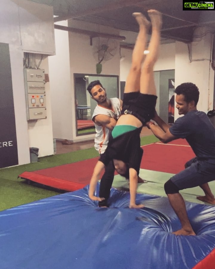 Sanya Malhotra Instagram - Day 1 of gymnastics π€Έπ»ββοΈ with @swainvikram & @imranfarang #backflippin