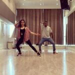 Sanya Malhotra Instagram - Delhi se aaya mera dost @donny.allstars ! Thank You for 1 Million followers! 💖💃🏻 • • 🎵 can’t get enough by @raghavworldwide #donnychoreography #1million #delhidancerfrand #naachoaurnachnedo