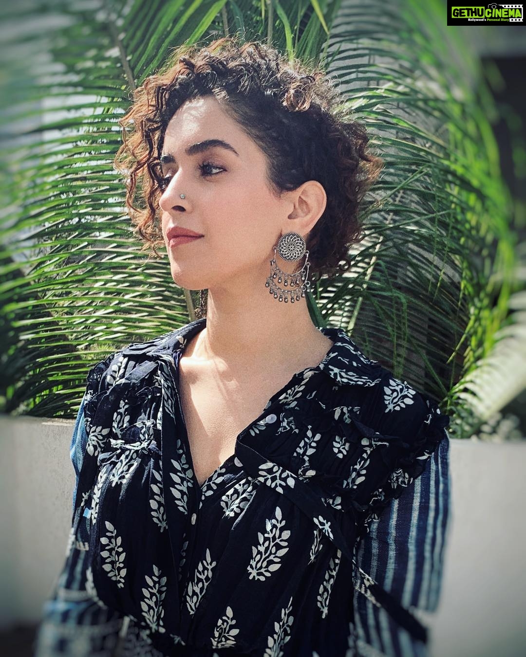 Sanya Malhotra Instagram - Ji haan, only 6 days to go 💃🏻 @photographamzn • • 👗 @sanamratansi
