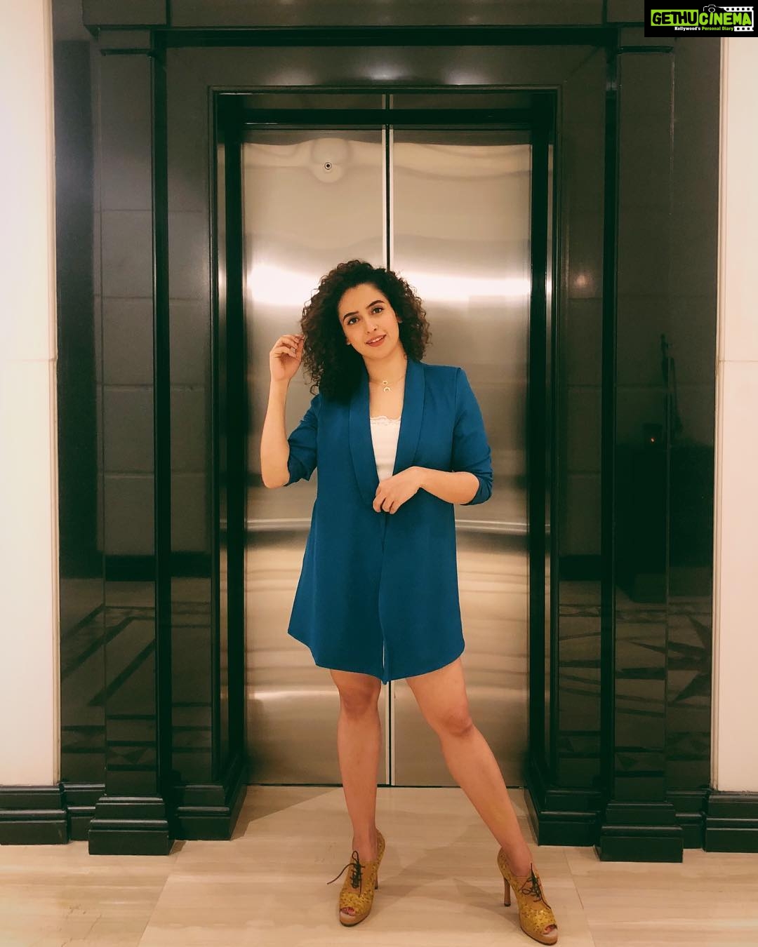 Sanya Malhotra Instagram - 👗 @sanamratansi assisted by @nikhitaniranjan•💄 @natasha_mathias 💁🏻♀️ @glamourbeautybysu 📸 @abhishekkapur20