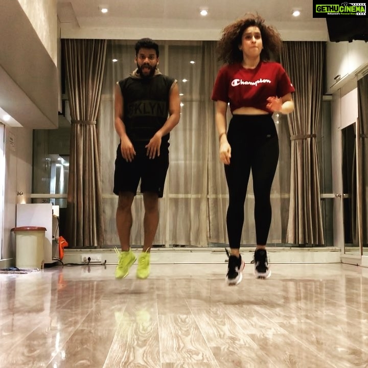 Sanya Malhotra Instagram - Kithe kale kale jaye jane ho? With my favourite @shazebsheikh and 📸 by @abhishekkapur20 ♥️ #lamberghini #naachoaurnachnedo