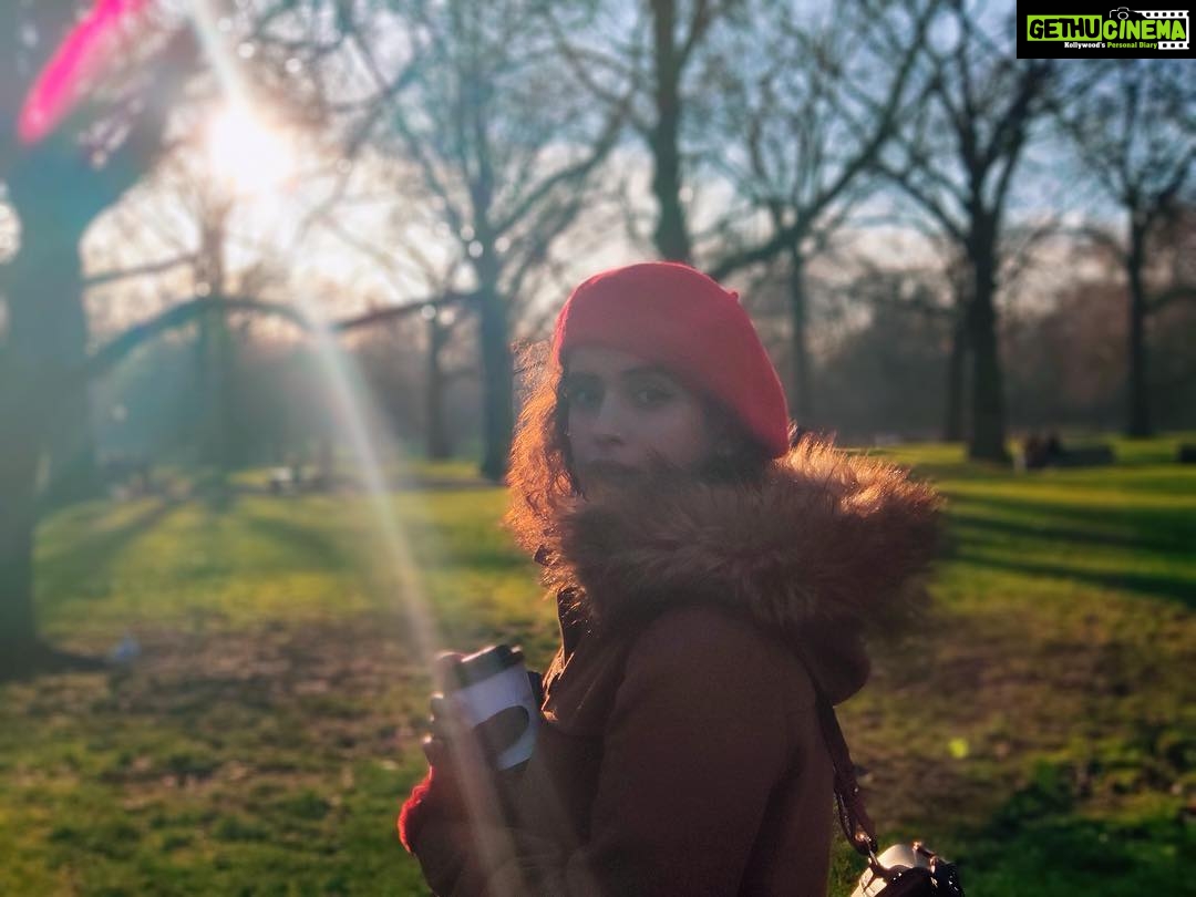 Sanya Malhotra Instagram - Basking in the winter sun doing nothing! My @airbnb host told me about this park that was just a 5 minutes cycle ride from home and I just ended up spending my entire day here in the serenity. #ad United Kingdom