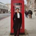 Sanya Malhotra Instagram - Just over here being a tourist #tringtring London, United Kingdom
