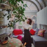 Sanya Malhotra Instagram - Loving every moment of my UK holiday, in my stunning @airbnb home. It’s been a hectic couple of months with work, so it feels amazing to soak in some serious downtime in this cosy home #UKwithAirbnb