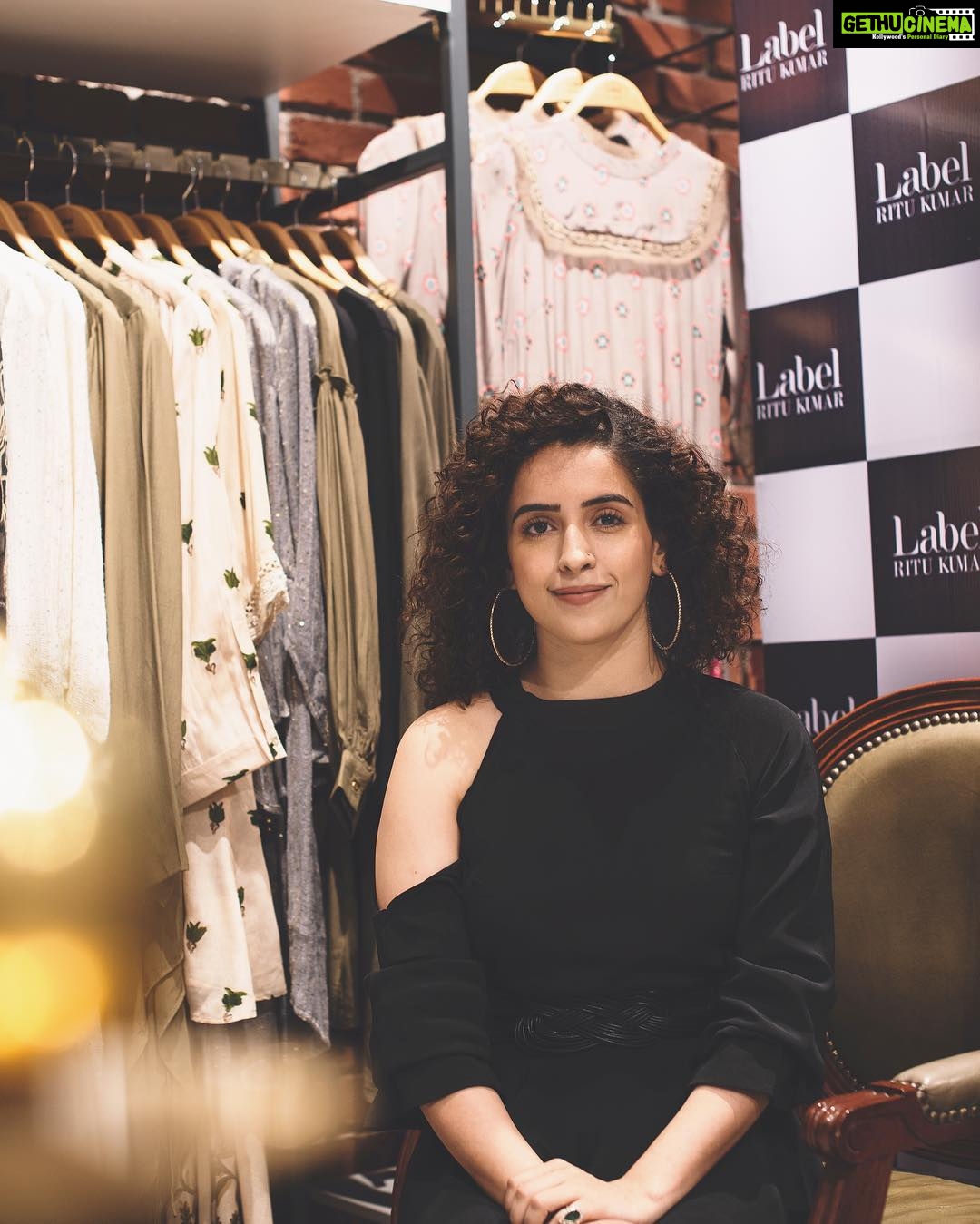 Sanya Malhotra Instagram - It was lovely visiting the new @labelritukumar store in Bandra, Mumbai. Thank you for all the love 💖