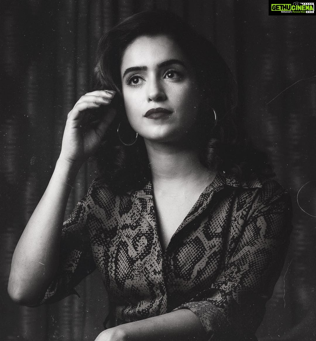 Sanya Malhotra Instagram - Whereโs my pizza at ? ๐ #becausepizzaisbae ๐ธ @gaurav_batra ๐ @natashamathiasmakeup