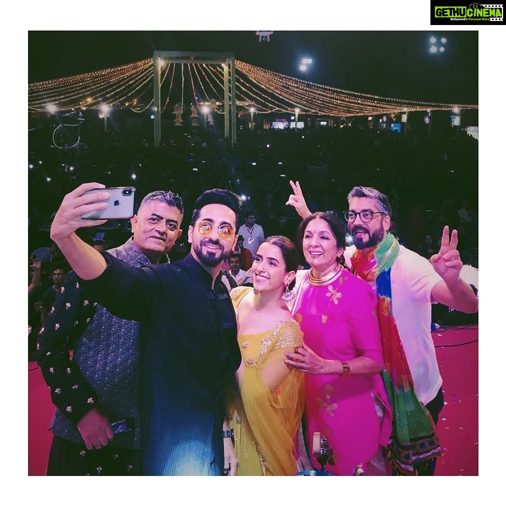 Sanya Malhotra Instagram - ♥️ @badhaaihofilm #3daystogo 📸 @ankursualy Ahemdabad City