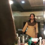 Sanya Malhotra Instagram - 🙈that’s how I get into my character lol! 3 din mein 💥 @pataakhamovie 📷 @natashamathiasmakeup