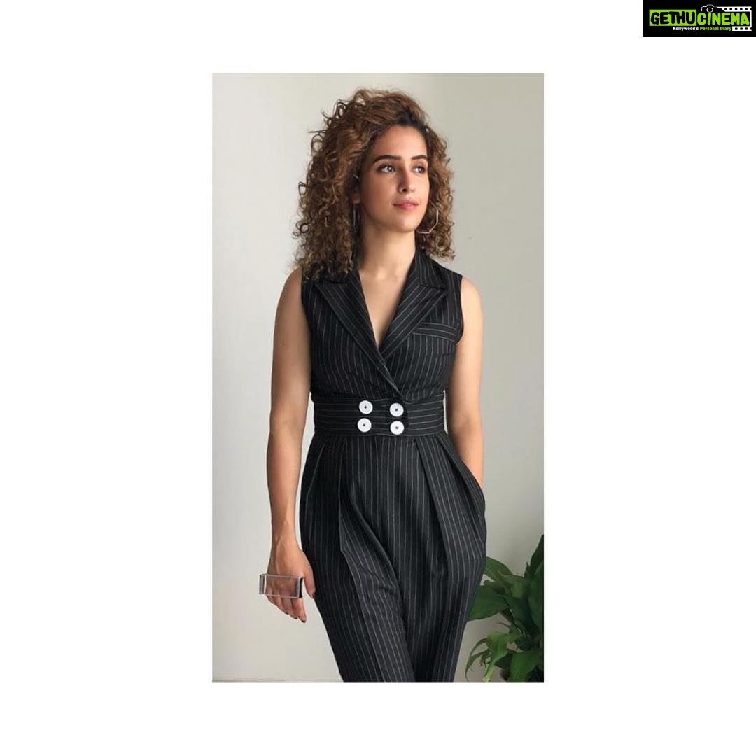 Sanya Malhotra Instagram - • @who_wore_what_when ० @natashamathiasmakeup •