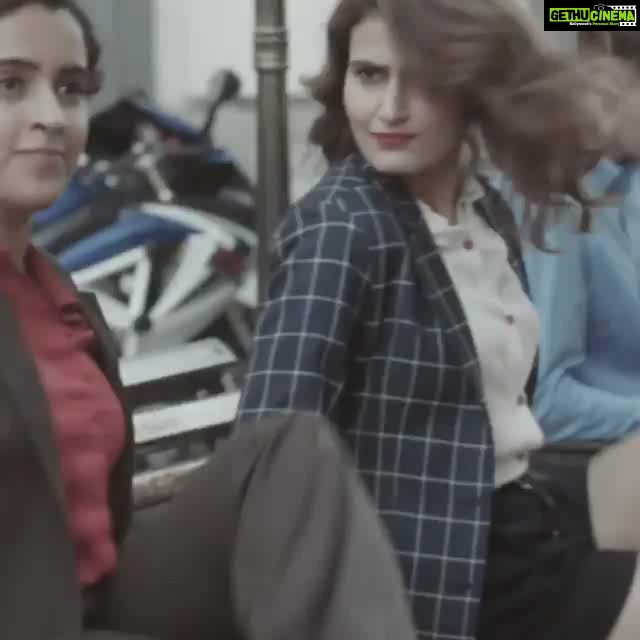 Sanya Malhotra Instagram - Oh please @fatimasanashaikh ! Idea mera but dance tera 😉 BTW break mei toh chalta hai 😋 #BreakHai