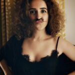 Sanya Malhotra Instagram - Hey! #justbtwpataakhatrailerisoutlinkinbio! #longesthashtagever
