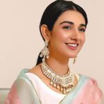Sarah Khan Instagram - Saree may be a rainbow 🌈 draped in a cloud Smooth and luxurious liquid organza saari in rainbow shade! @laari.official www.laariofficial.com @stylebyhassan @hassanabdullahofficial 📸 @yasser.sadiq_ 💎 @kohar_jewel #laariofficial #Sarahkhan #pakistanifashion #organzasaari #styledbyhassanabdullah