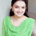 Saranya Mohan Instagram - 🥰🥰❤ 📷 @swami_bro
