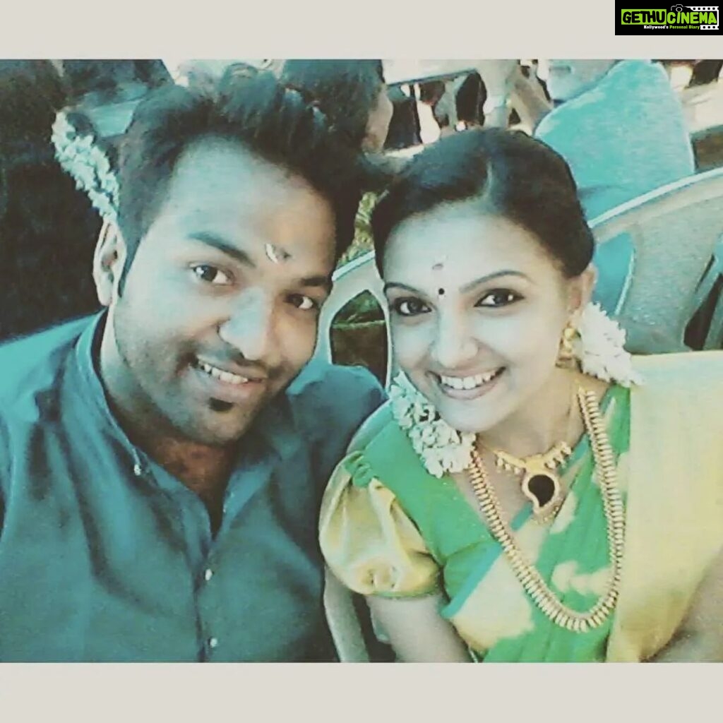 Saranya Mohan Instagram - 7 years Back when we announced about our wedding! Engagement Picture. 😂😂😂 @swami_bro The day you changed your Facebook name back to Aravind Krishnan😋 Huhuhu! Trivandrum, India