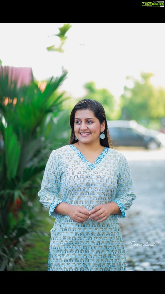 Sarayu Mohan Instagram - @_story_telle__r @cafefashion_by_remya_nair