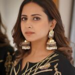 Sargun Mehta Instagram – Haqq taan dena main tainu hajje …..
COMPLETE KARO AA DIALOGUE 😁😁

SOHREYAN DA PIND AA GYA RELEASING 8TH JULY 

#sohreyandapindaagiya #sohreyandapindaagya #8thjuly2022