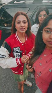 Sargun Mehta Instagram - Reply taan fer aa chakk @gurnambhullarofficial #ghundkaddleynisohreyandapindaagya #sohreyandapindaagya #8thjuly2022