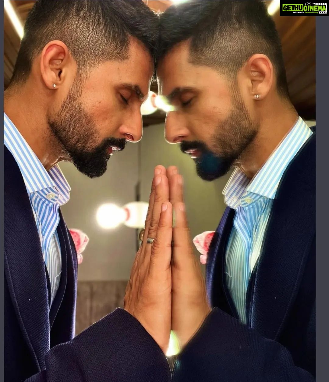 Sargun Mehta Instagram - 2 of @ravidubey2312 .. because you always need more good people .. Just missing my badi wala post #KING 👑