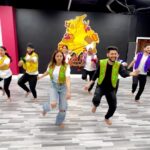 Sargun Mehta Instagram - Last step favourite naale gaana favourite 🥰 with @ranglapunjabartsacademy 8th july nu chali main sohreyan de pind 🥰 #ghundkaddleynisohreyandapindaagya #sohreyandapindaagya #8thjuly2022