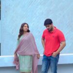 Sargun Mehta Instagram - Mishri di dali warga munda aa reha hai KAL ON 8th july apne sohreyan de pind . MOVIE OUT TOMORROW BOOK YOUR TICKETS NOW NOW NOW #ghundkadlenisohreyandapindaagaya #8thjuly2022