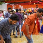 Sathish Krishnan Instagram - A DREAM . Thanking the universe . And wishing goodluck for all the present and future choreographers out there to work with this LEGEND . Choreographers treat . @prabhudevaofficial master . And big hug and thanks to @santo23231 for giving this wonderful memories . #poikkalkuthirai from august 5th #singleu #onelegdance