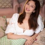 Saumya Tandon Instagram - Happy Sunday ! Home comfy couch the best place in the world. Nothing is more blissful than coming home and to your family.