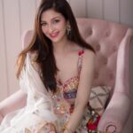 Saumya Tandon Instagram - 🌹 Pictures @sachinkumarphotographyy Makeup @twinkle_makeupartist #saumyatandon