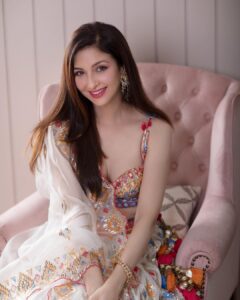 Saumya Tandon Instagram - 🌹

Pictures @sachinkumarphotographyy 
Makeup @twinkle_makeupartist 

#saumyatandon