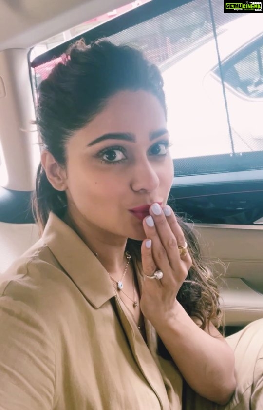 Shamita Shetty Instagram - Sending love and light to all 💞✨😘 . . . . . #shamitastribe #lotsoflove #postoftheday #happiness #peace #lovealways