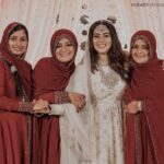Shamna Kasim Instagram - My family my strength who supports me throughout my journey- without their blessings it’s never complete ♥️ • • Engagement Series - Part 1 • • Decor @sugarplumclt Bride Outfit @shemyofficial Bridesmaid outfit @jazaashdesignstudio Kids outfit: @vasudevan.arun Gents styling: @soorajskofficial Photography @mubashirphotography Makeup & hair : @sijanmakeupartist Jwellery: @mangatraineeraj Mehindi: @mehandi_maestro Catering: @palacekitchen.caterers • • #Engagementseries#Maalakettceremony#Happiness#Blessed#Love