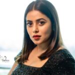 Shamna Kasim Instagram - @shamnakasim 🖤 Styled by @impriyankasahajananda ✨ in @affairs_label 👗 @kushalsfashionjewellery 💎 #styledbypriyankasahajananda #shamnakasim #poorna #sreedevidramacompany