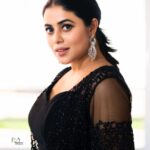 Shamna Kasim Instagram - Styled by: @impriyankasahajananda outfit: @zauca_thelabel Jewlry @kushalsfashionjewellery Pics: @v_capturesphotography Hairstylist: @hairstylist_srinivas Personal staff: @pranay_kohli #styledbypriyankasahajananda