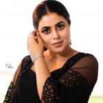 Shamna Kasim Instagram - Styled by: @impriyankasahajananda outfit: @zauca_thelabel Jewlry @kushalsfashionjewellery Pics: @v_capturesphotography Hairstylist: @hairstylist_srinivas Personal staff: @pranay_kohli #styledbypriyankasahajananda