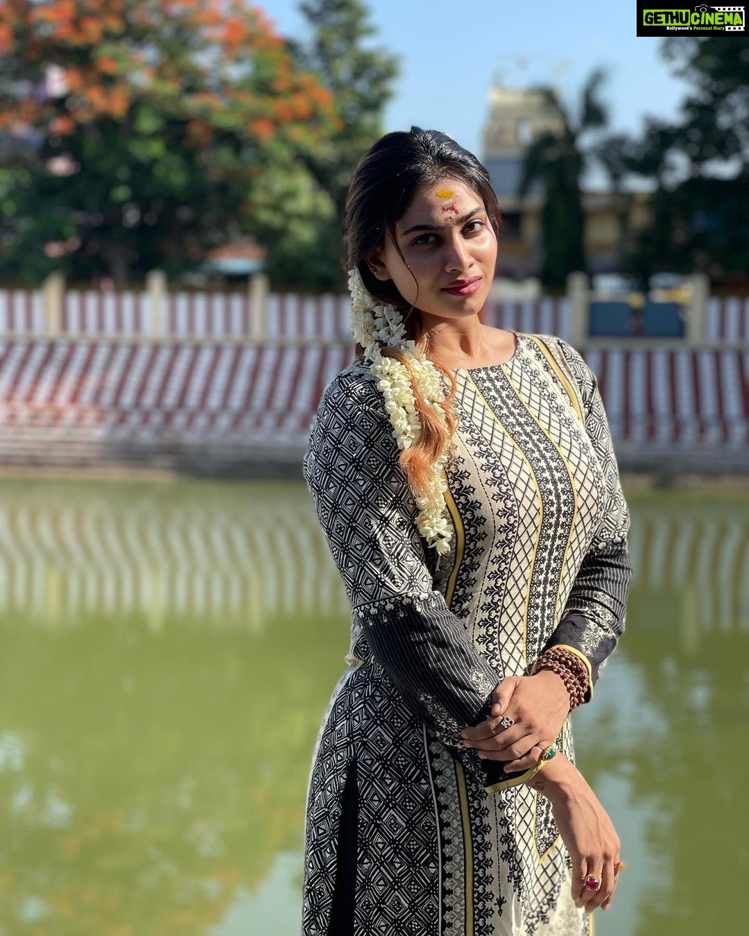 Shivani Narayanan Instagram - Good Vibes 🙏 #nomakeup #nofilter
