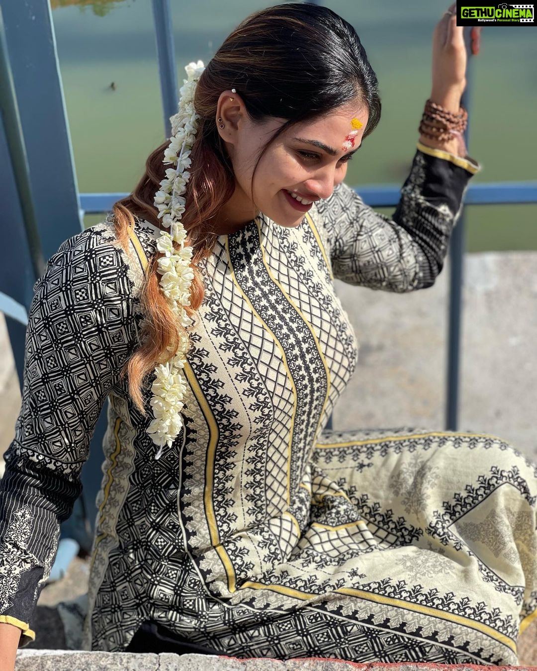 Shivani Narayanan Instagram - Good Vibes 🙏 #nomakeup #nofilter