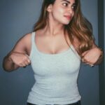 Shivani Narayanan Instagram – Low Light 👼
#happysundaying