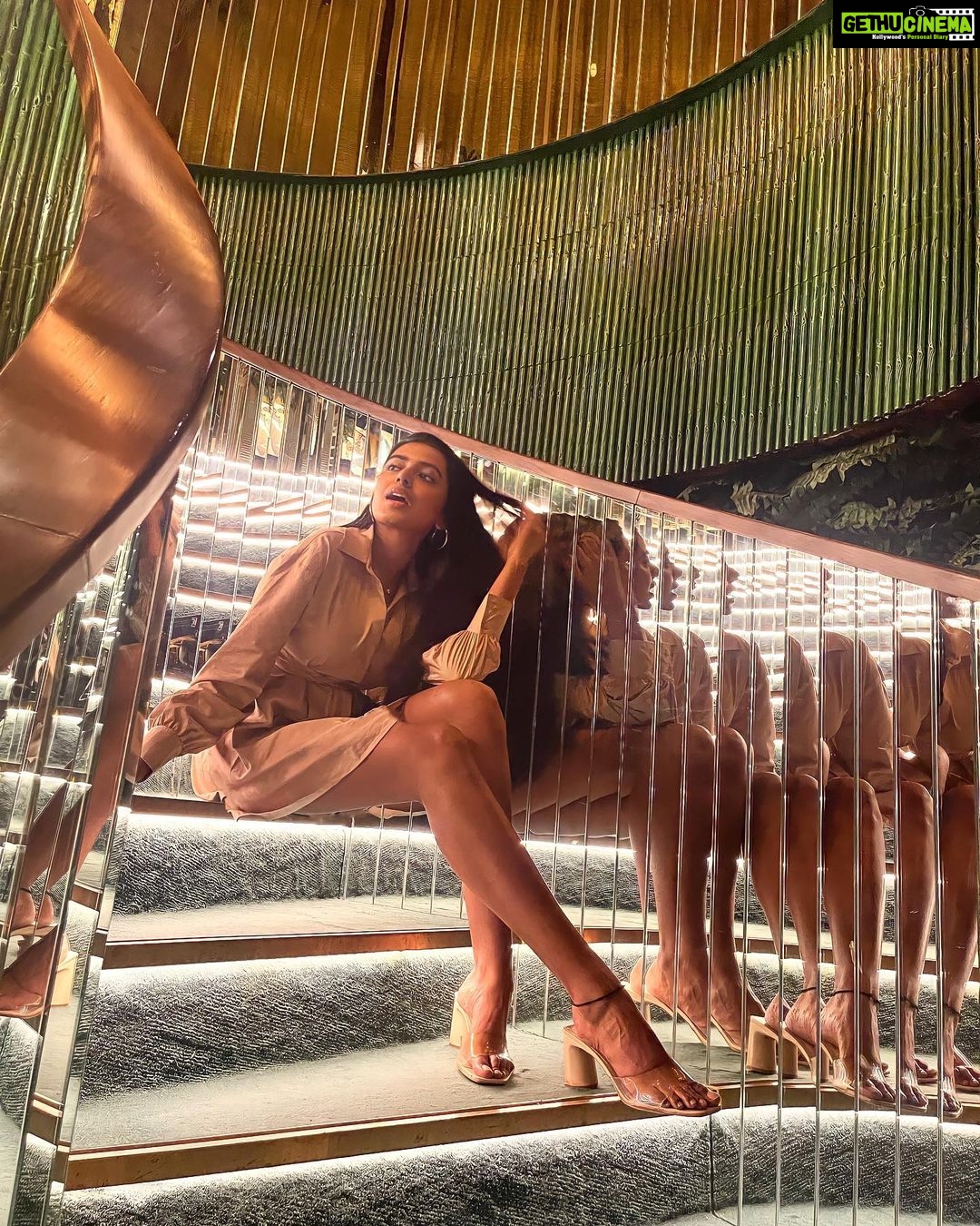 Shivani Rajashekar Instagram - Dubai Dump ✨ Pc @shivathmikar To be continued.. :P @missindiaorg @vlccin @sephora_india @mojindia @rajnigandhasilverpearls #FeminaMissIndia2022 #JourneyToTheCrown #AndhraPradesh #Telangana #Tamilnadu #SouthZone #MissIndiaZones #DreamBelieveRealize #missindia2022shivani #missindia2022 #missindiashivanirajashekar #missandhrapradesh2022 #missap2022 #shivani4missindia #vlccfeminamissindia2022