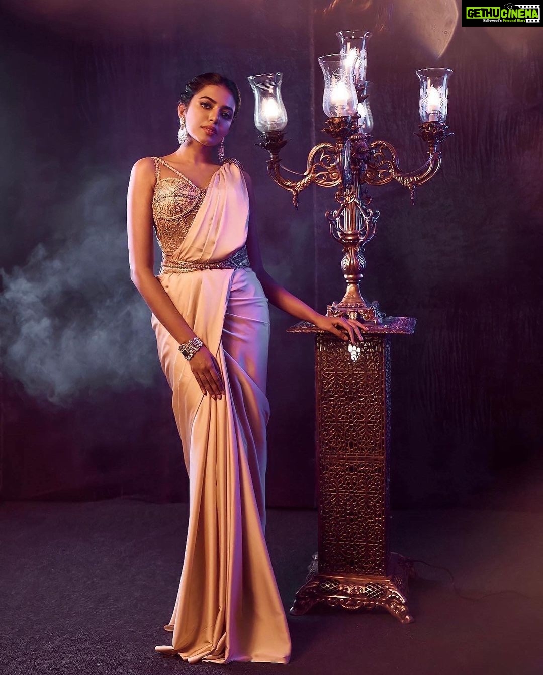 Shivani Rajashekar Instagram - Always honoured to Walk for @teach_for_change ๐ presented by @radhatmt Powered by: @thetribeconcepts Outfit: @shantanunikhil Jewellery: @hiyajewellers Footwear: @centroshoesindia Makeup: @sachindakoji @emraanartistry Styled by: @officialanahita Pics: @shreyansdungarwal Co-hosted by: @westinhyderabad Sponsored by @kamalwatchco @navaskinandbody Decor: @minttusarna #TeachForChange #pegateachforchange @missindiaorg @vlccin @sephora_india @mojindia @rajnigandhasilverpearls #FeminaMissIndia2022 #JourneyToTheCrown #AndhraPradesh #Telangana #Tamilnadu #SouthZone #MissIndiaZones #DreamBelieveRealize #missindia2022shivani #missindia2022 #missindiashivanirajashekar #missandhrapradesh2022 #missap2022 #shivani4missindia #vlccfeminamissindia2022