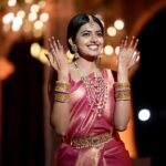 Shivani Rajashekar Instagram – Andariki Makara Sankranthi Subhakankshalu 🌾🪁
Ellorkum Pongal Vazhthukkal 🪁🌾
Jewellery @mangatraineeraj 
Pc @d.y.o_photography

Ps – photo pettadam marchipoya..anduke late ayyindi 🙈

#sankranthi #pongal

@missindiaorg  @vlccin @sephora_india @mojindia @rajnigandhasilverpearls
#FeminaMissIndia2022 #JourneyToTheCrown #AndhraPradesh #Telangana #Tamilnadu #SouthZone #MissIndiaZones #DreamBelieveRealize 

#missindia2022shivani 
#missindia2022
#missindiashivanirajashekar
#missandhrapradesh2022
#missap2022
#shivani4missindia
#vlccfeminamissindia2022