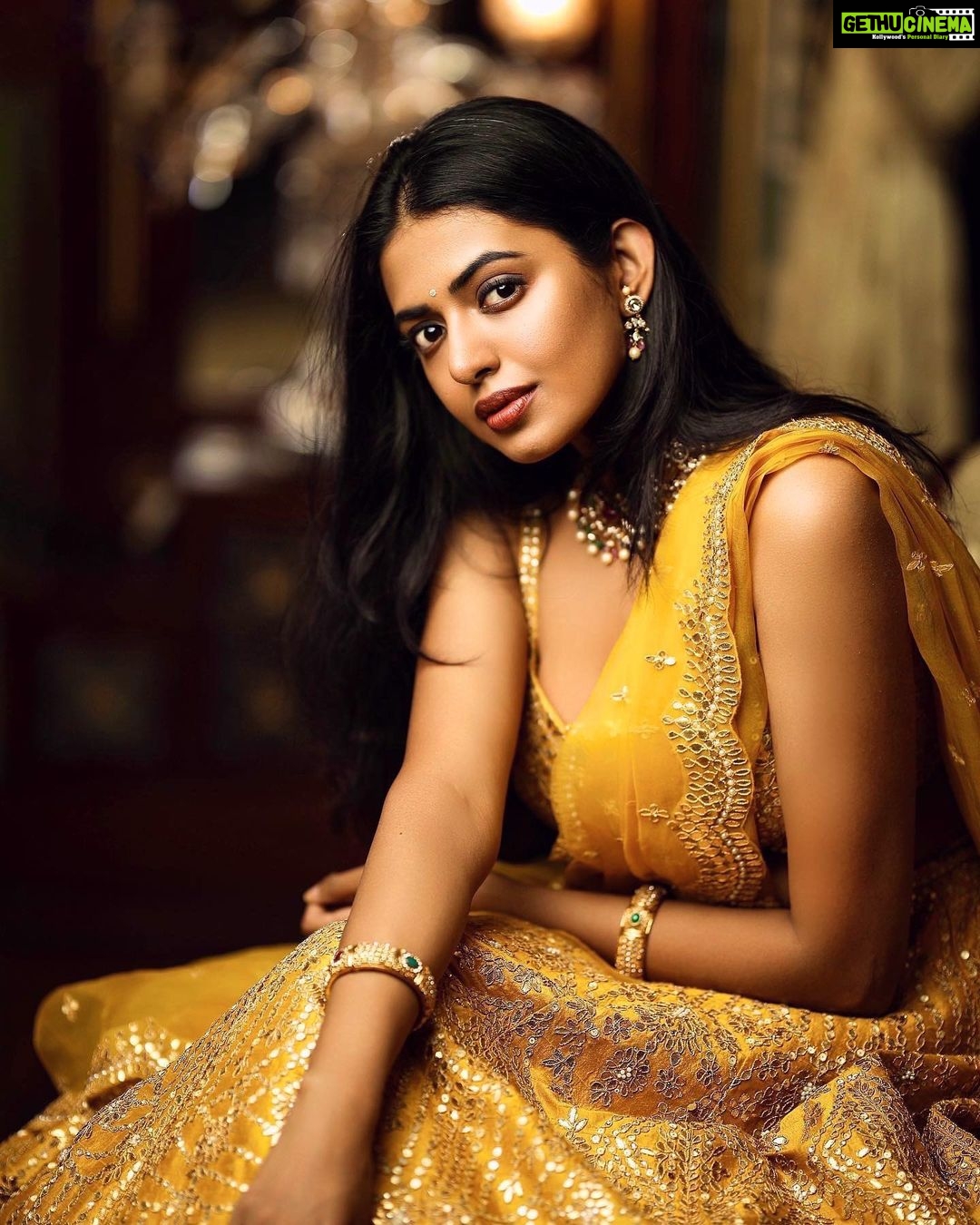 Shivani Rajashekar Instagram - Andariki Vinayaka chavithi subhakankshalu ππ€π Wearing @originshyderabad Styled by @aayeshaa.mariam Jewellery @radhikadiamonds Pc @karteeksivagouni @missindiaorg @vlccin @sephora_india @mojindia @rajnigandhasilverpearls #FeminaMissIndia2022 #JourneyToTheCrown #AndhraPradesh #Telangana #Tamilnadu #SouthZone #MissIndiaZones #DreamBelieveRealize #missindia2022shivani #missindia2022 #missindiashivanirajashekar #missandhrapradesh2022 #missap2022 #shivani4missindia #vlccfeminamissindia2022