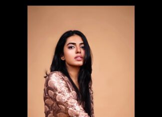 Shivani Rajashekar Instagram - Just 2 more hours to go.. #HappyNewYear darlingsss✨💖✨ Pc @dvs.photography Styling @lanka #happynewyear2022 #newyear2022 @missindiaorg @vlccin @sephora_india @mojindia @rajnigandhasilverpearls #FeminaMissIndia2022 #JourneyToTheCrown #AndhraPradesh #Telangana #Tamilnadu #SouthZone #MissIndiaZones #DreamBelieveRealize #missindia2022shivani #missindia2022 #missindiashivanirajashekar #missandhrapradesh2022 #missap2022 #shivani4missindia #vlccfeminamissindia2022