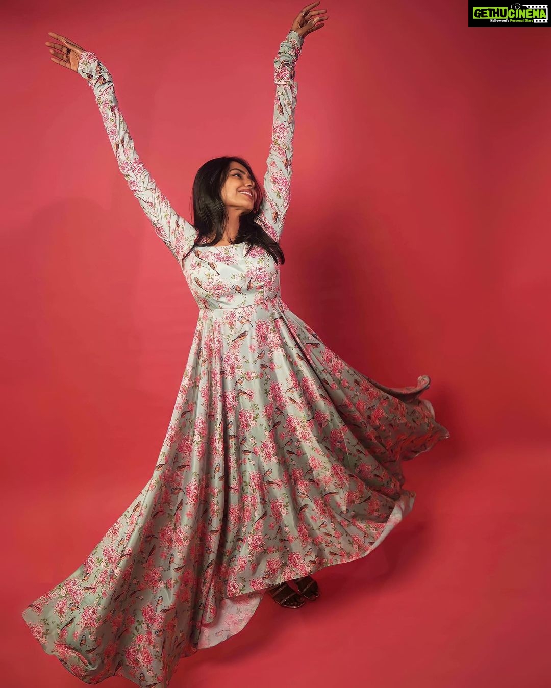 Shivani Rajashekar Instagram - Wearing this beautiful dress from @geethikakanumilli ✨ Styled by @shefalideora_ 💞 Styling assistant @mythri_g ❤️ Pc @abhishek_pallati