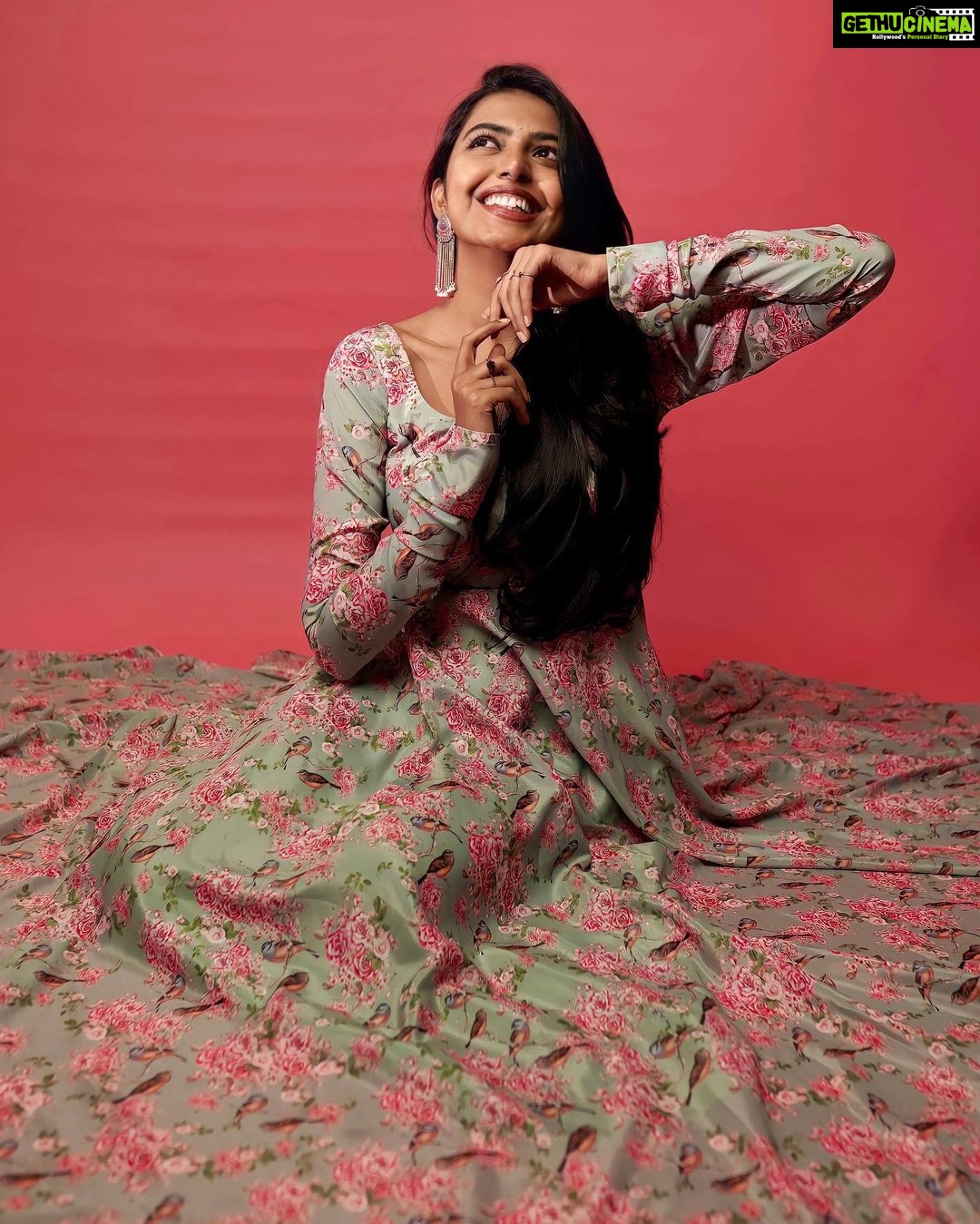 Shivani Rajashekar Instagram - Wearing this beautiful dress from @geethikakanumilli ✨ Styled by @shefalideora_ 💞 Styling assistant @mythri_g ❤️ Pc @abhishek_pallati