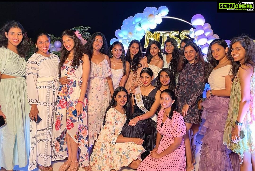 Shivani Rajashekar Instagram - #Anuanuvumanasa 💞 Diaries❣️ #Day1 Maani’s Bridal shower 🥂 Aren’t the desserts 🤤 ? @bonbonhyd 😎 Pc - @venu_photography_