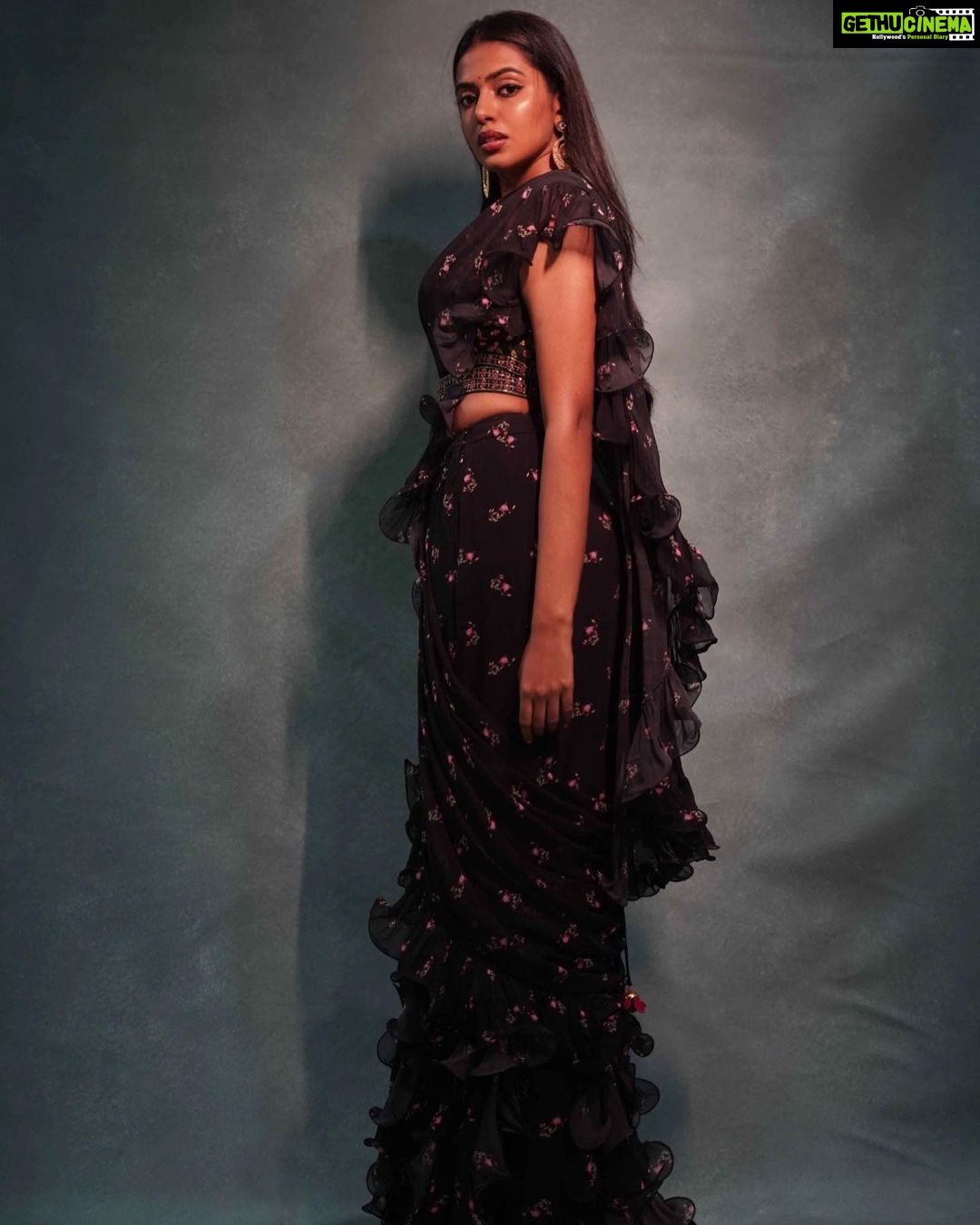 Shivani Rajashekar Instagram - Styled by @officialanahita Outfit: @keerthikadireofficial Pic: @abhishek_pallati @missindiaorg @vlccin @sephora_india @mojindia @rajnigandhasilverpearls #FeminaMissIndia2022 #JourneyToTheCrown #AndhraPradesh #Telangana #Tamilnadu #SouthZone #MissIndiaZones #DreamBelieveRealize #missindia2022shivani #missindia2022 #missindiashivanirajashekar #missandhrapradesh2022 #missap2022 #shivani4missindia #vlccfeminamissindia2022